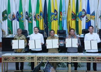Mendagri Tanda Tangani Kerja Sama Pengawasan Penyelenggaraan Perizinan di Daerah