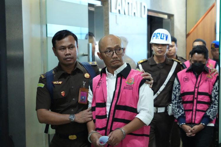 Kejaksaan Agung Tahan 7 Tersangka Kasus Korupsi Tata Kelola Minyak Mentah di PT Pertamina, Kerugian negara Rp193,7 triliun