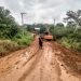 Bersama Masyarakat Pemdes Rantau Limau Manis Kecamatan Tabir Ilir Gotong Royong Perbaiki Jalan Rusak dengan Swadaya