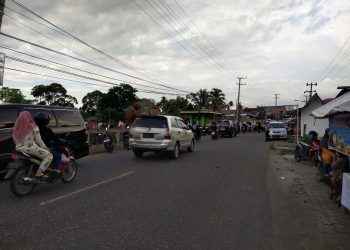 Jelang Bulan Suci Ramadhan, Masyarakat Padati Pemakaman Umum Simpang Harapan Bangko Panjatkan Doa