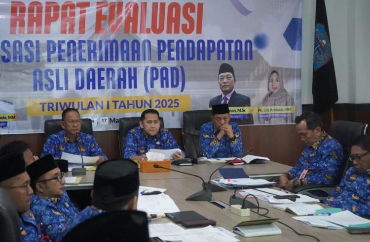Bupati Merangin Pimpin Rapat Evaluasi Realisasi PAD, Daerah Harus Bisa Cari Duit, Bukan Menghabiskan