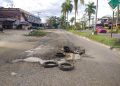 Jalan Rusak di Jalan Tiga Jalur Kota Bangko Kabupaten Merangin dikeluhkan Pengendara