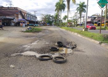 Jalan Rusak di Jalan Tiga Jalur Kota Bangko Kabupaten Merangin dikeluhkan Pengendara