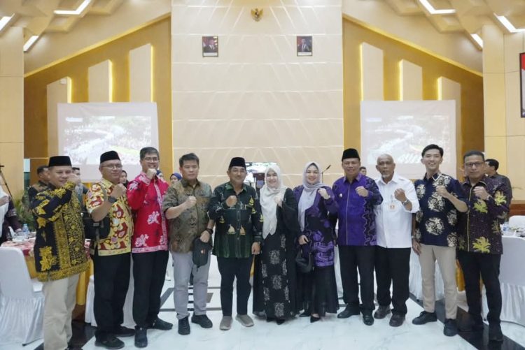 Refleksi Kepemimpinan ke-4: Bupati Tanjab Barat Resmikan Gedung Petro Berkah dan Kukuhkan Forum TJSLP