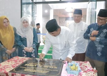 Bupati Anwar Sadat Resmikan Masjid Al-Anwar