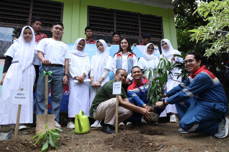 Pertamina EP Jambi Goes to School Beri Wawasan Zero Net Emission di Hari Bumi