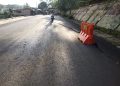 Kondisi Jalan Lintas Sumatera di Tikungan Bukit Tiung Kabupaten Merangin Semakin Parah, Aspal Retak Makin Panjang dan  Tanah Juga Turun