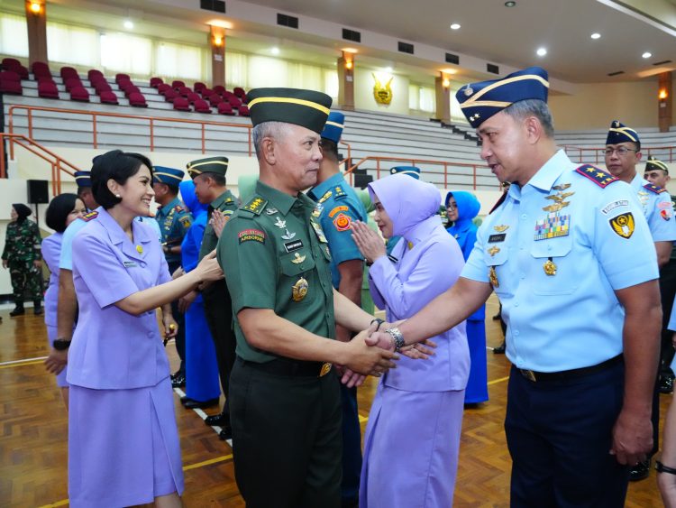 Mabes TNI Gelar Upacara Kenaikan Pangkat 76 Perwira Tinggi TNI