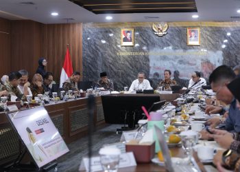 Menteri Desa PDT Usul Hasil Koperasi  Desa Dialokasikan pada Beasiswa Pendidikan dan Perbaikan Jalan Desa
