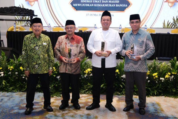 Teken MoU dengan DMI, Menteri ATR/BPN Nusron Berkomitmen Tuntaskan Sertipikasi Tanah Wakaf dalam Lima Tahun