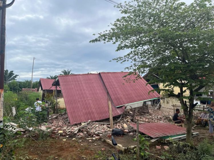 Bengkulu diguncang gempa M6,0, Rumah Warga dan Bangunan lainya banyak Rusak