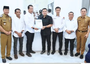 Rahmad Hasrofi Sambut Kedatangan KPU Batanghari, Penyerahan Laporan Pilkada Serentak