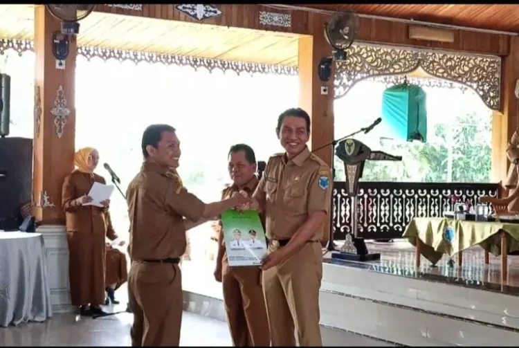 Bupati Batanghari Serahkan SK Pengangkatan CPNSD Formasi 2024