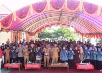 Bupati Sarolangun H.Hurmin Dan Ketua TP PKK Resmi Launcingkan Aplikasi PAK KADES MAJU Di Desa Mentawak Baru