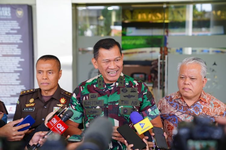 Kapuspen TNI Kunjungi Kejaksaan Agung, Bahas Sinergi Perlindungan Jaksa dan Berbagai Isu