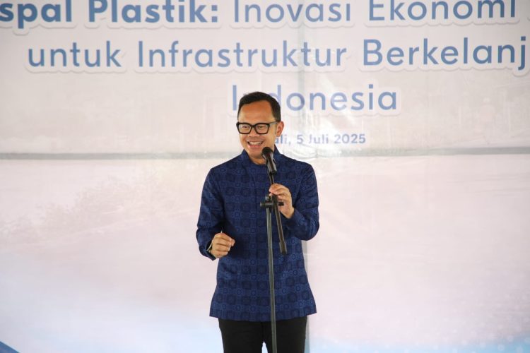 Atasi Permasalahan Sampah, Wamendagri Bima Arya Dukung  Inovasi Sampah Plastik jadi Aspal