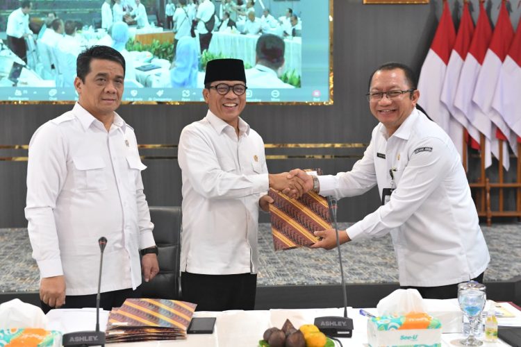 Menteri Desa PDT Ingatkan Agar Permendes Tentang Dana Desa Segera di Susun Untuk Koperasi Desa