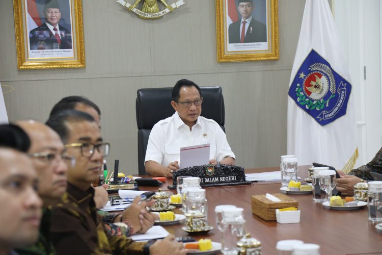 Mendagri Minta Pemda Segera Bentuk Satgas dan Koordinasi dengan BGN untuk Percepat Program MBG