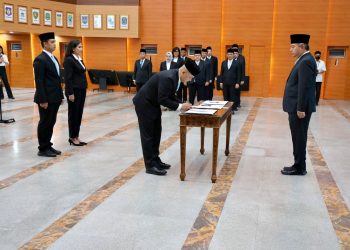 Sekjen Kemendagri Melantik 39 Pejabat Baru Dorong Peningkatan Kinerja dan Inovasi 