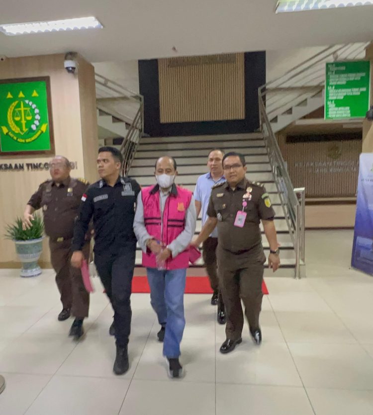 Kejati Jambi Tahan Satu Tersangka Terkait Kasus Korupsi Pemberian Kredit di PT PAL oleh Bank BNI dengan Kerugian Negara Rp105 Milyar