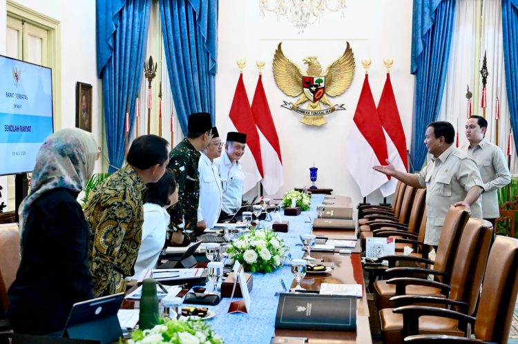 Menteri PANRB Bertemu Presiden Sampaikan Perkembangan Penataan Kelembagaan dan Pemenuhan Guru Sekolah Rakyat