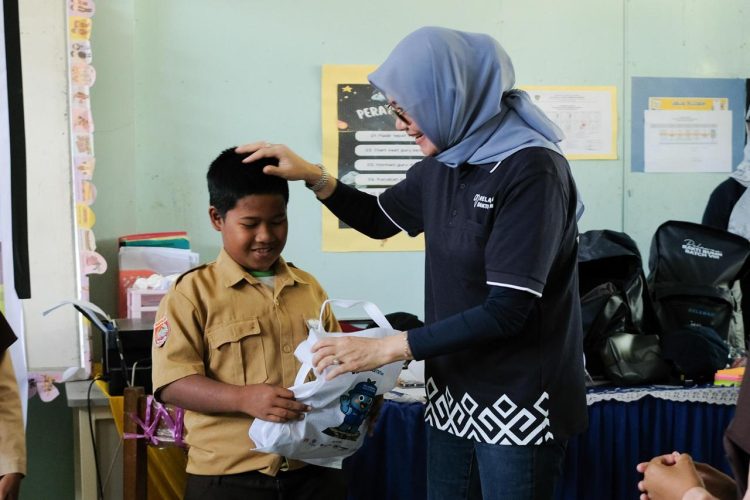 Jasa Raharja Dukung Relawan Bakti BUMN Batch VIII untuk Tingkatkan Kesejahteraan Warga Desa Salenrang, Maros