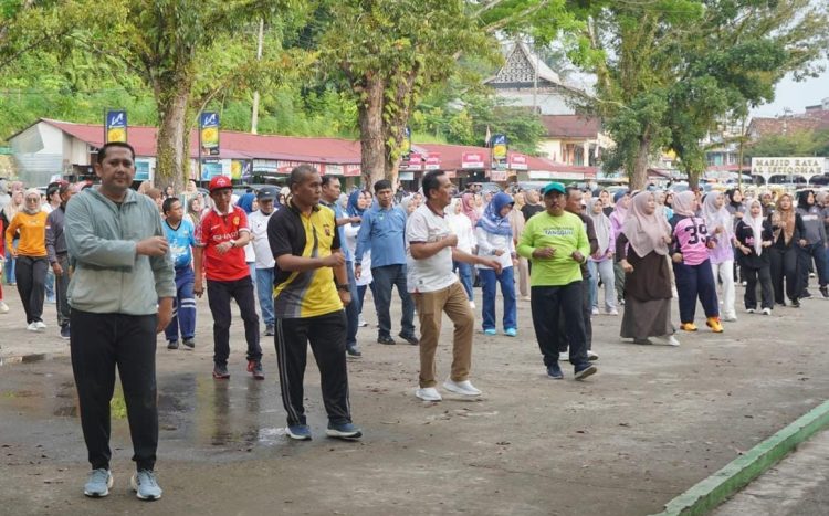 Bupati Merangin H M Syukur Senam Jumat Sehat di RTH Padar  Bawah