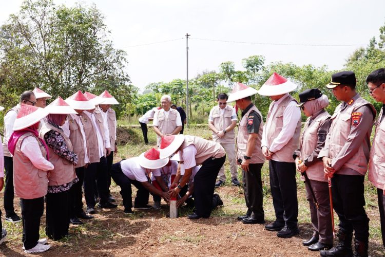 Pencanangan GEMAPATAS 2025, Menteri ATR/BPN Nusron Tegaskan Semua Masyarakat Wajib Pasang Patok di Batas Tanah Miliknya