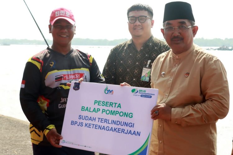 Bupati Tanjab Barat Buka Lomba Balap Pompong, Lestarikan Tradisi Bahari dan Dongkrak Wisata Daerah