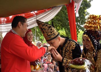 Pawai Pembangunan Meriahkan HUT Kemerdekaan RI ke-80 berlangsung Semarak, Pelajar SMP Negeri 1 Merangin Jadi Ikon