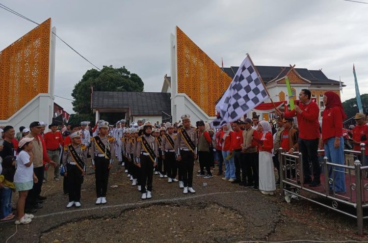 Ribuan Pelajar di Kabupaten Merangin Semarakan Pawai HUT Kemerdekaan RI ke-80