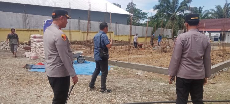 Tinjau Pekerjaan Pembangunan Gedung Satuan Pelayanan Pemenuhan Gizi (SPPG) Di Kecamatan Singkut