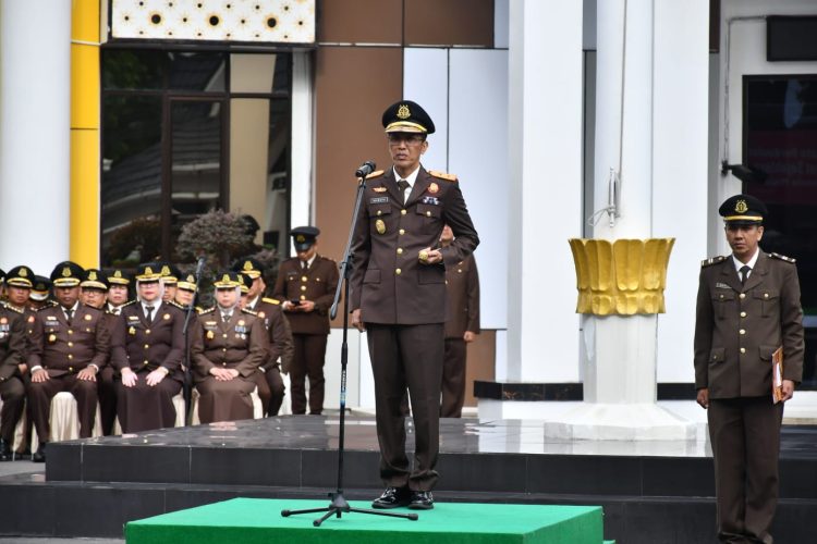 Kajati Jambi Sampaikan 7 Perintah Harian Jaksa Agung di Upacara Peringatan Hari Lahir Kejaksaan RI ke-80