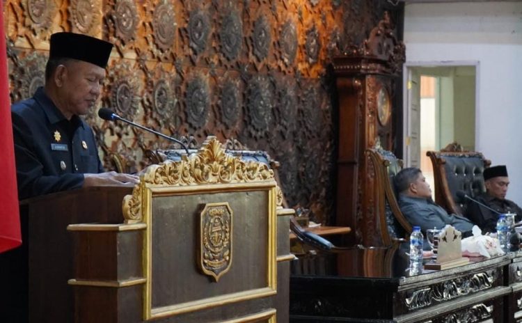 Bupati Merangin Tanggapi Pandangan Umum Fraksi-fraksi Dewan Terhadap Nota Keuangan RAPBD Perubahan 2025
