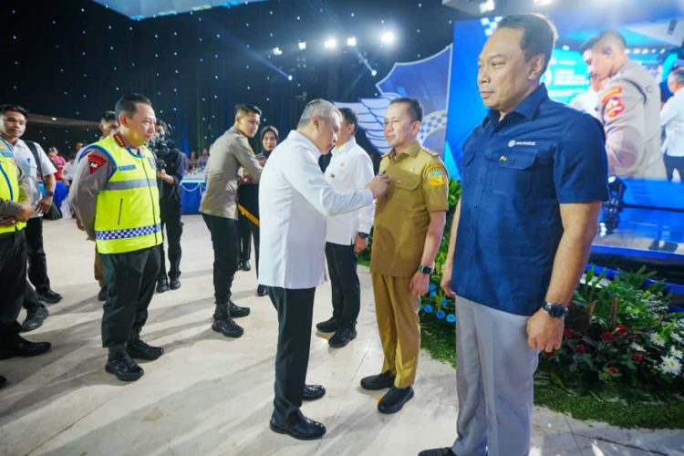 Kedua kalinya, Dirjen Keuangan Daerah Agus Fatoni Terima Penghargaan PIN Emas dari Kapolri