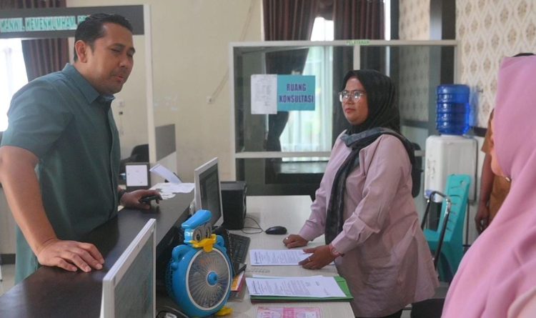 Bupati Merangin H M Syukur Sidak ke DPMPTSP-TK, Kehadiran Pegawai Memuaskan 