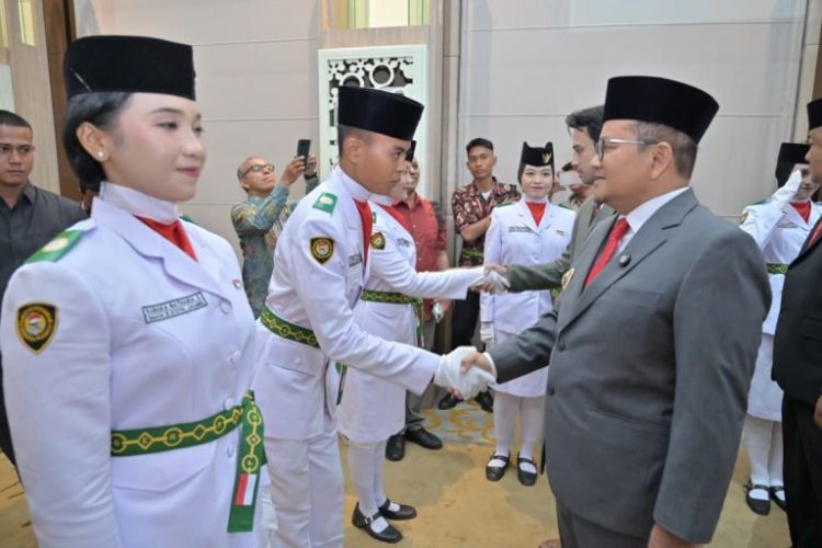 Kukuhkan Paskibraka Kota Jambi, Maulana: Simbol Persatuan, Disiplin, serta Semangat Nasionalisme