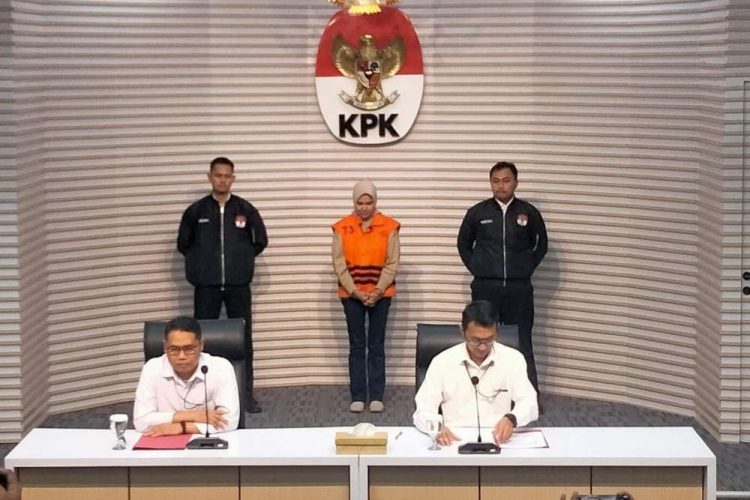 KPK Tahan Dayang Donna Walfiaries Ketua Kadin Kaltim Terkait Kasus Korupsi Izin Tambang