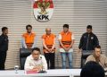 KPK Tahan 3 orang Tersangka Kasus Korupsi Pengadaan Katalis Bensin di PT Pertamina