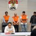 KPK Tahan 3 orang Tersangka Kasus Korupsi Pengadaan Katalis Bensin di PT Pertamina