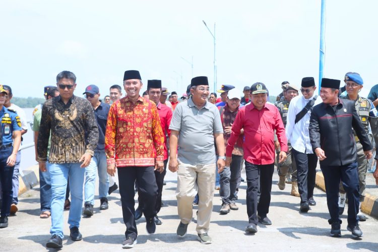 Bupati Anwar Sadat Dampingi Anggota DPR RI Komisi V Reses di Tanjab Barat