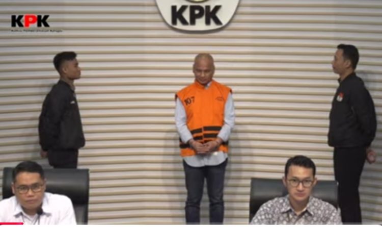 KPK Tahan Tersangka Komut PT Inti Alasindo Terkait Kasus Korupsi Jual Beli Gas di PT PGN