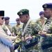 Panglima TNI Dampingi Presiden Prabowo pada Presidential Inspection HUT TNI ke-80 dan Pemberian Tanda Kehormatan