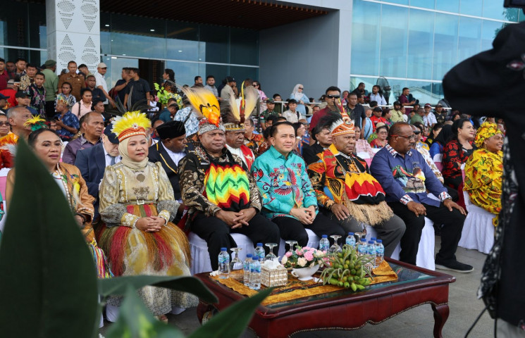 Pisah Sambut Pj Gubernur Papua Periode 2025, Agus Fatoni: Kita Harus Bersama Memajukan Papua