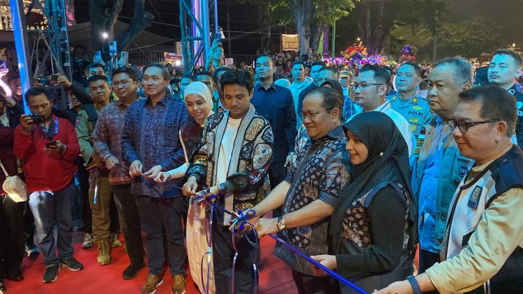 Lestarikan Budaya Jambi, Pemkot Jambi Gelar Karnaval Angso Duo