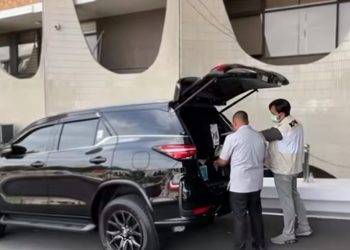 KPK Lakukan Penggeledahan di Kantor Gubernur Riau