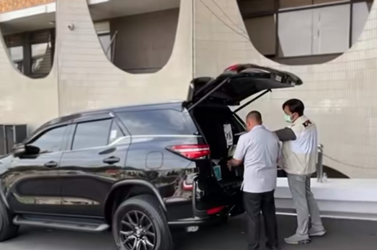 KPK Lakukan Penggeledahan di Kantor Gubernur Riau