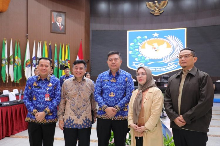 Ditjen Keuda Kemendagri Peroleh Peringkat Pertama Penghargaan Pengelolaan Keuangan dan Anggaran 