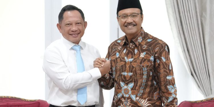 Mendagri dan Mensos Bahas Integrasi Layanan Puskesos dengan Posyandu 