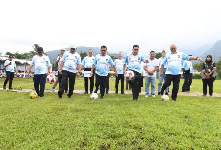 Menteri Desa PDT Yandri Luncurkan Hari Desa 2026 dan Kick Off Liga Desa di Semarang